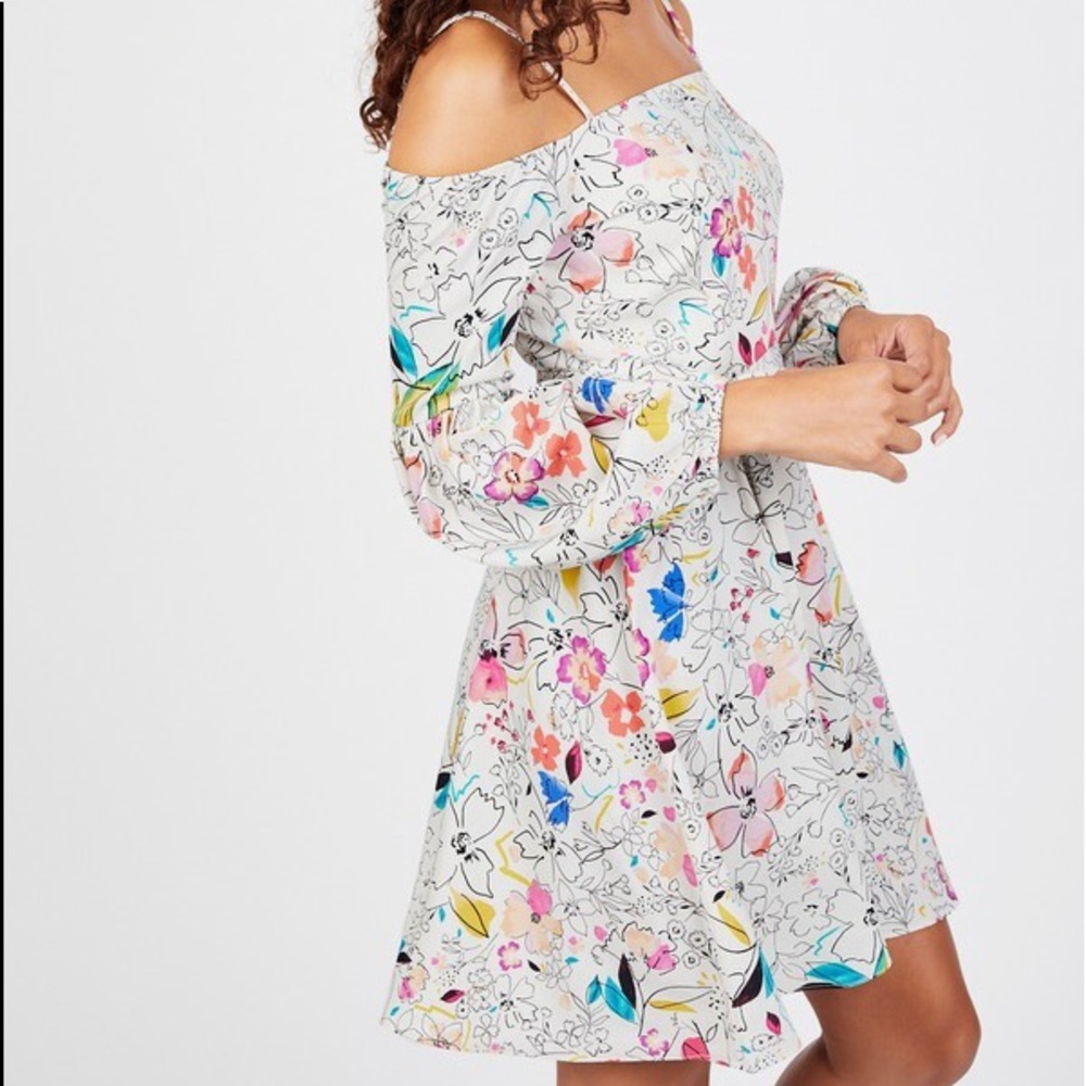 Clover and Sloane Floral Cold Shoulder Dress - Picture 2 of 10